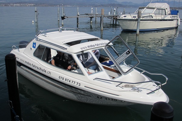 Motorboot der Bootsschule Motorboot der Bootsschule