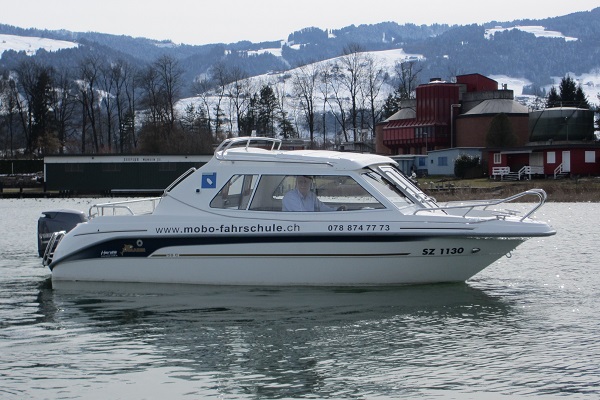 Motorboot der Bootsschule Motorboot der Bootsschule