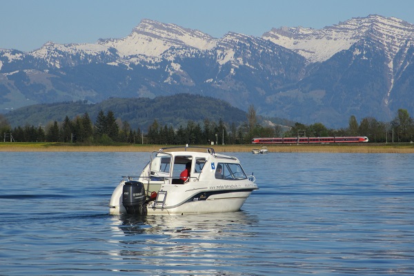 Motorboot der Bootsschule Motorboot der Bootsschule